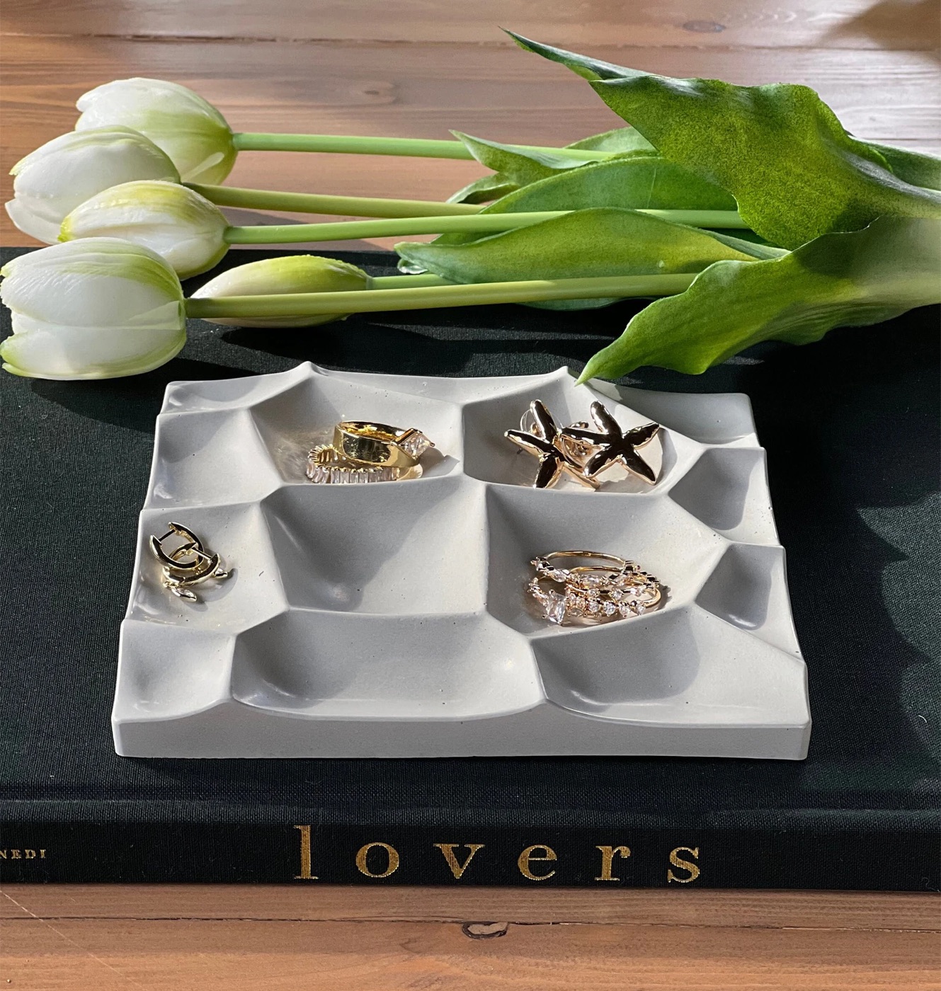 Geometric concrete jewelry tray
